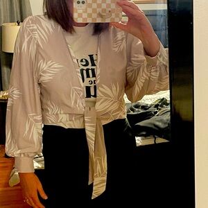 Tie front blouse Size large. Never worn!